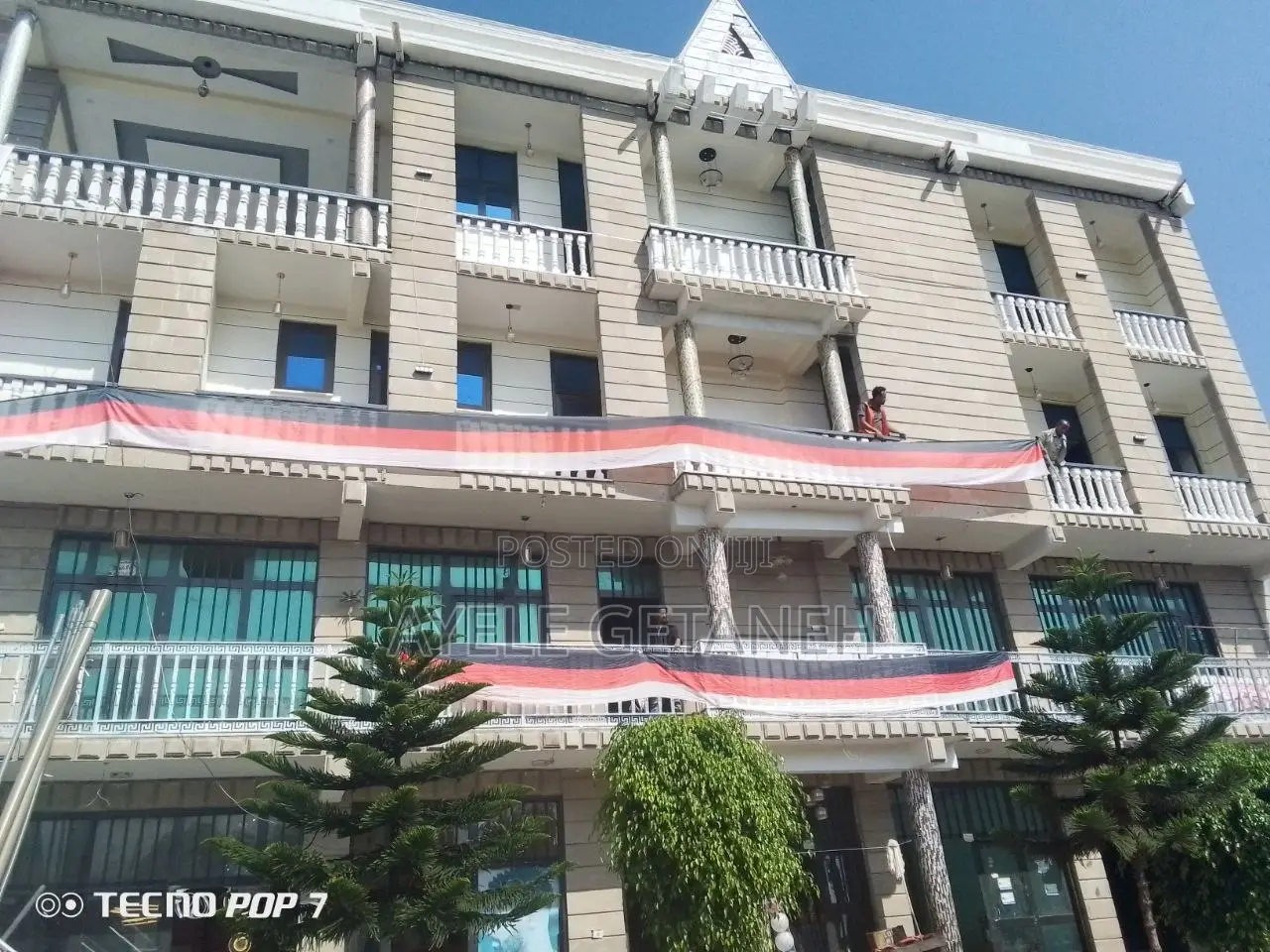 Furnished 17bdrm Apartment in East Shewa Dukem for sale