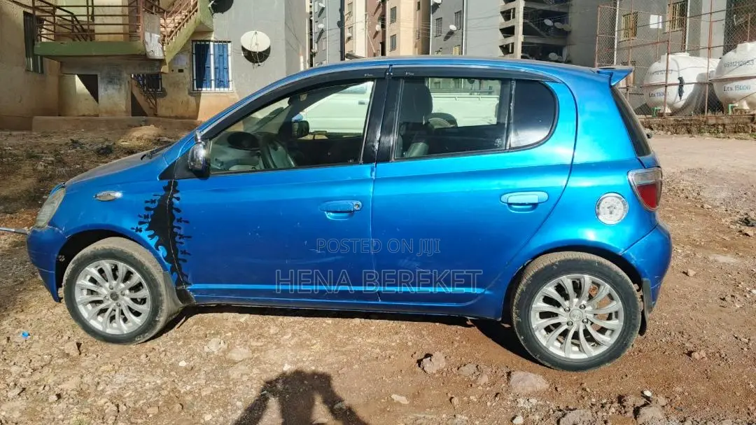 Toyota Vitz 2001 Blue