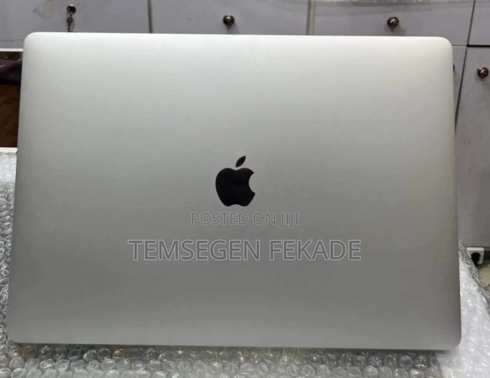 New Laptop Apple MacBook Pro 2018 16GB Intel Core i7 SSD 256GB