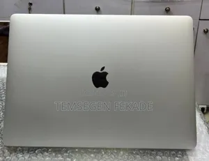 New Laptop Apple MacBook Pro 2018 16GB Intel Core i7 SSD 256GB