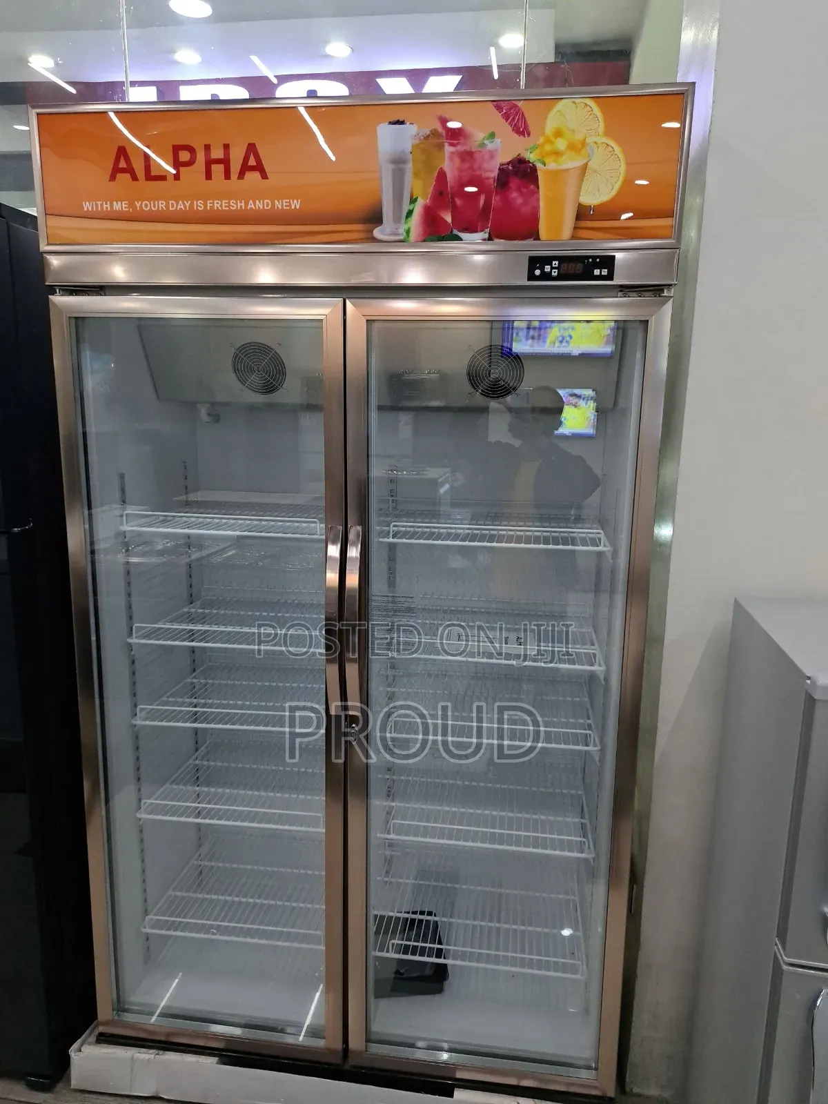 Alpha Display Frige