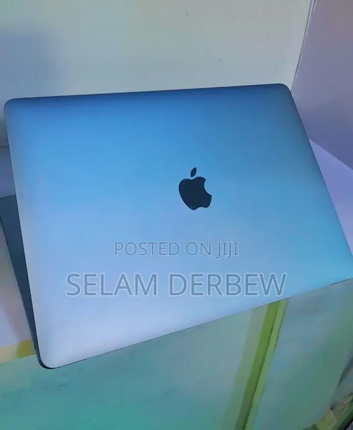 New Laptop Apple MacBook Pro M1 8GB Apple M1 Pro SSD 256GB