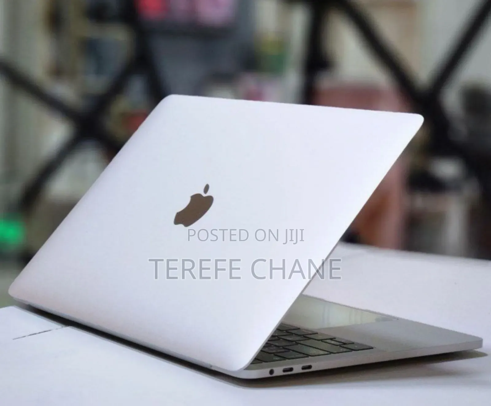 New Laptop Apple MacBook 2018 8GB Intel Core i5 SSD 256GB