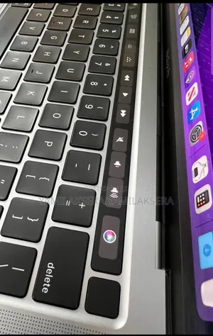 New Laptop Apple MacBook Pro M1 8GB Apple M1 Pro SSD 256GB