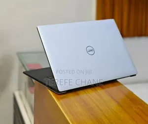 New Laptop Dell XPS 15 16GB Intel Core i9 SSD 512GB