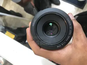 Canon T7i / 800d Camera With 50mm Portrait Lens