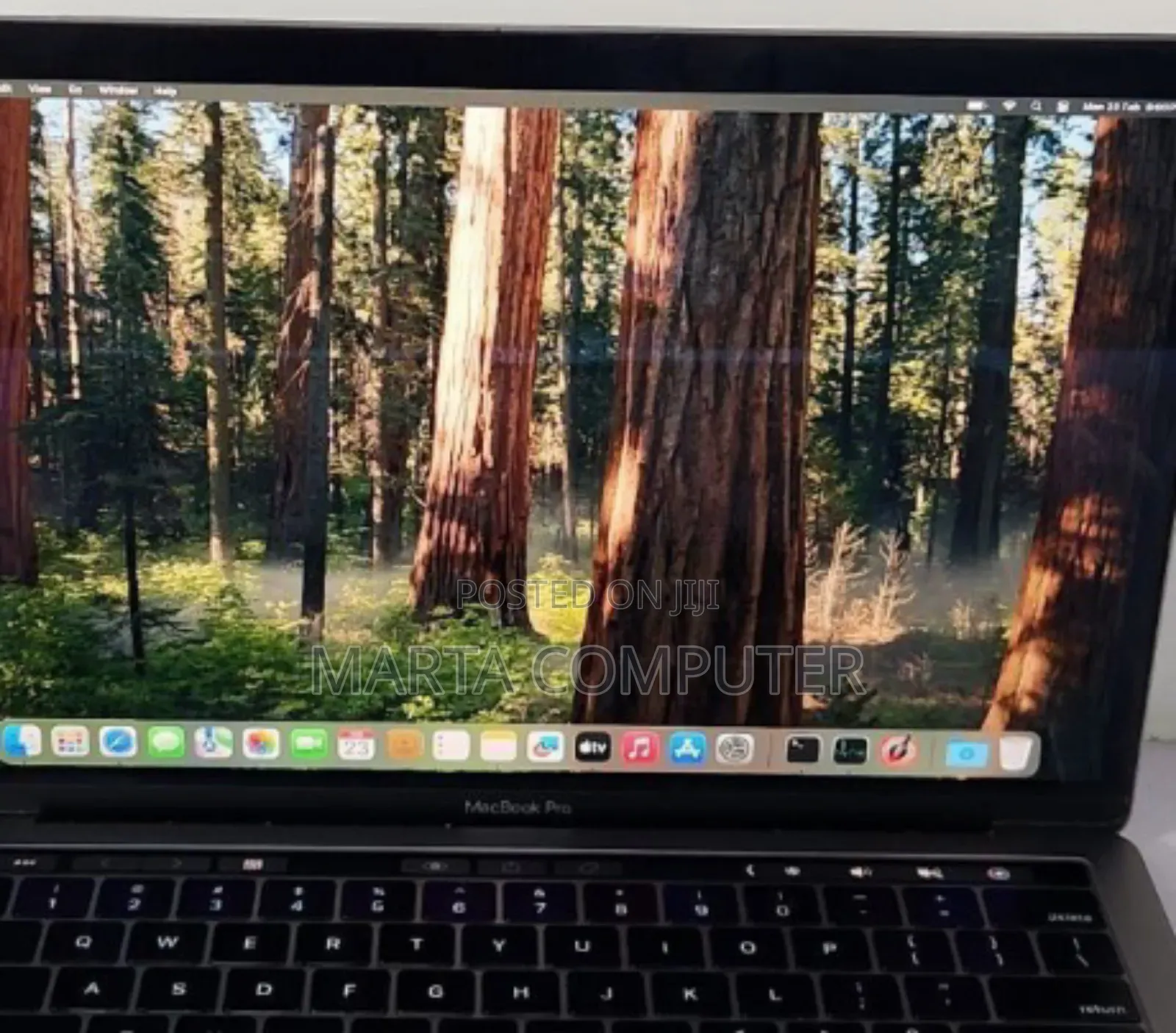 New Laptop Apple MacBook Pro 2019 8GB Intel Core i5 SSD 256GB