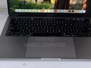 New Laptop Apple MacBook Pro 2019 8GB Intel Core i5 SSD 256GB