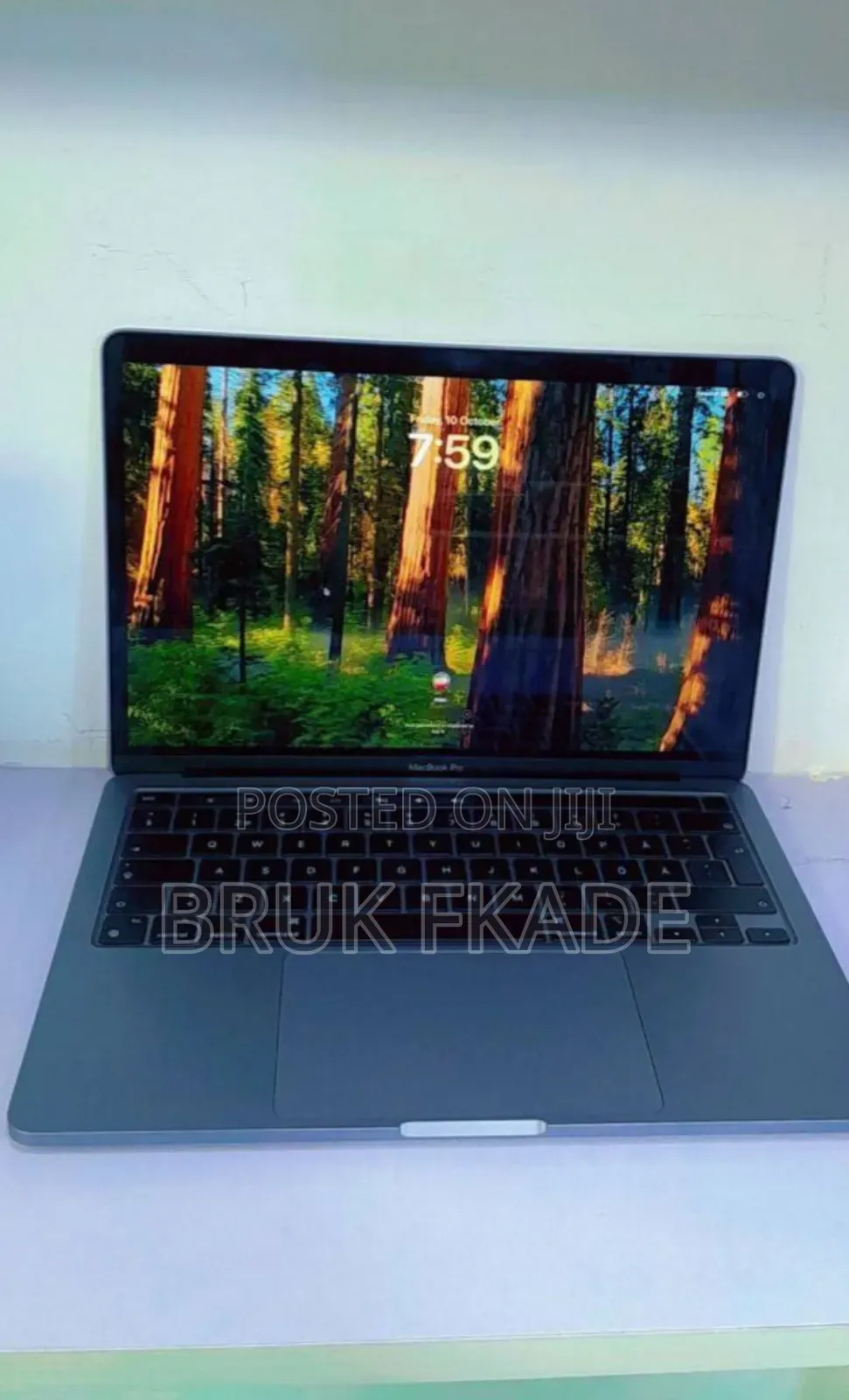New Laptop Apple MacBook Pro M1 8GB Apple M1 Pro SSD 256GB