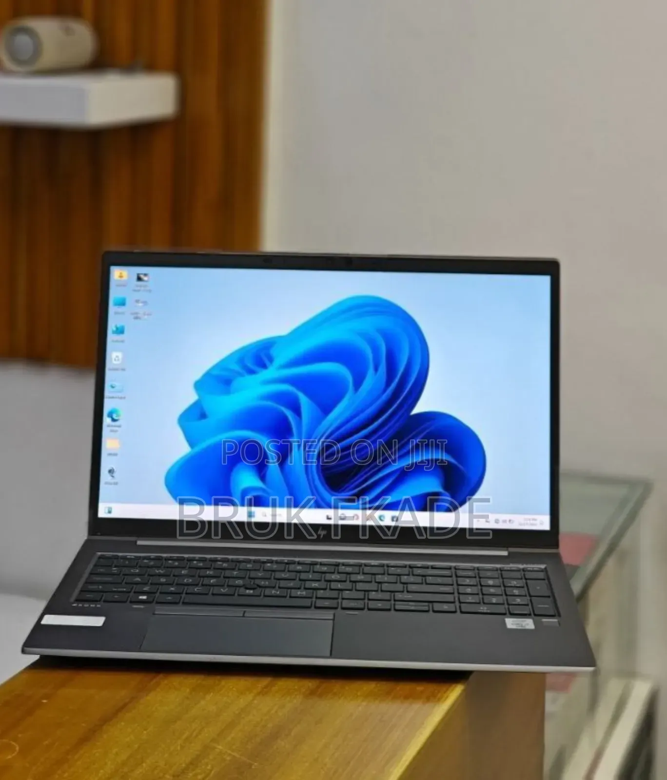 New Laptop HP ZBook Firefly 14 G7 16GB Intel Core i7 SSD 512GB