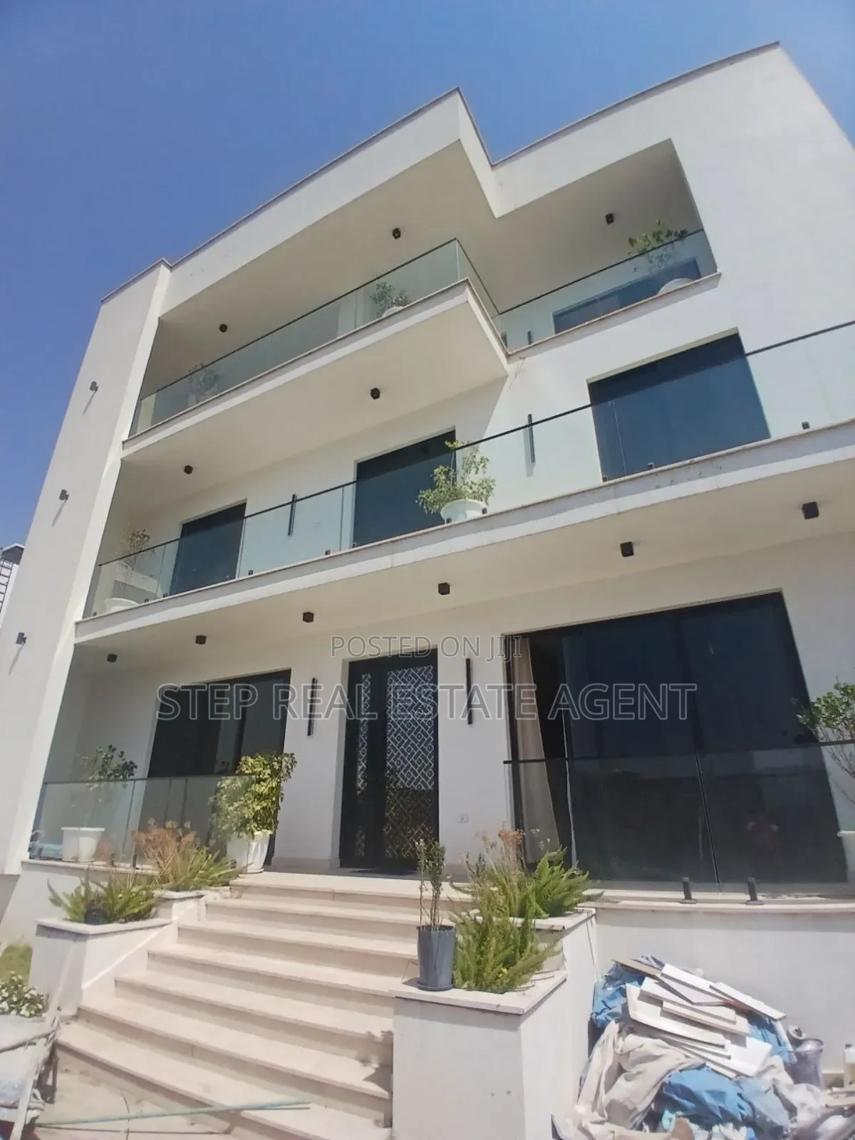 8bdrm House in Bole for sale