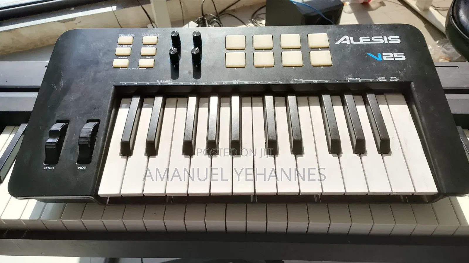 Alesis V25 Midi Keyboard Piano