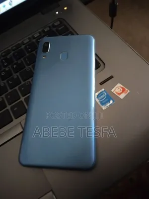 Samsung Galaxy A30 64 GB Gray