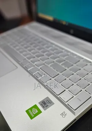 New Laptop HP Pavilion 15 8GB Intel Core i5 SSD 256GB