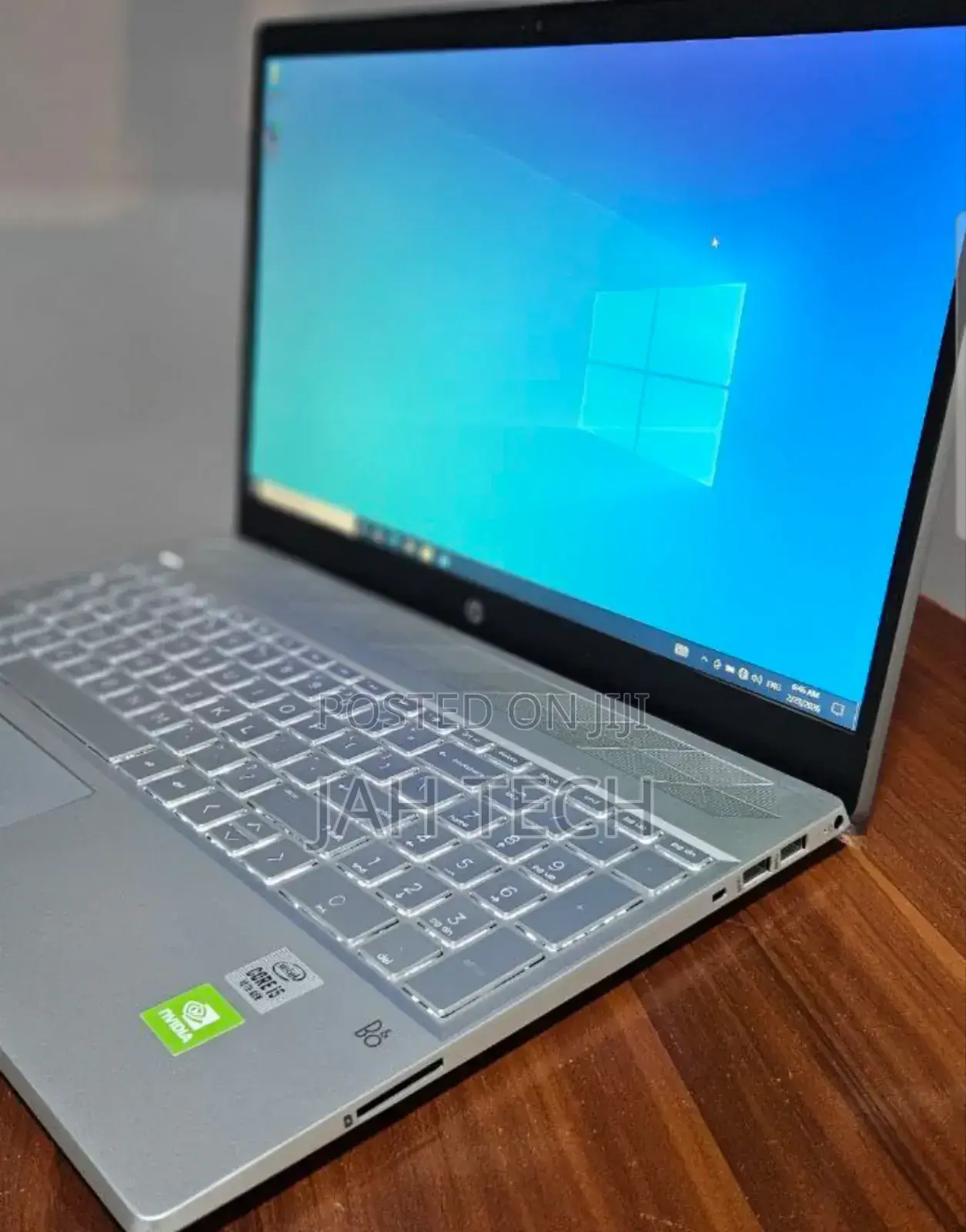 New Laptop HP Pavilion 15 8GB Intel Core i5 SSD 256GB