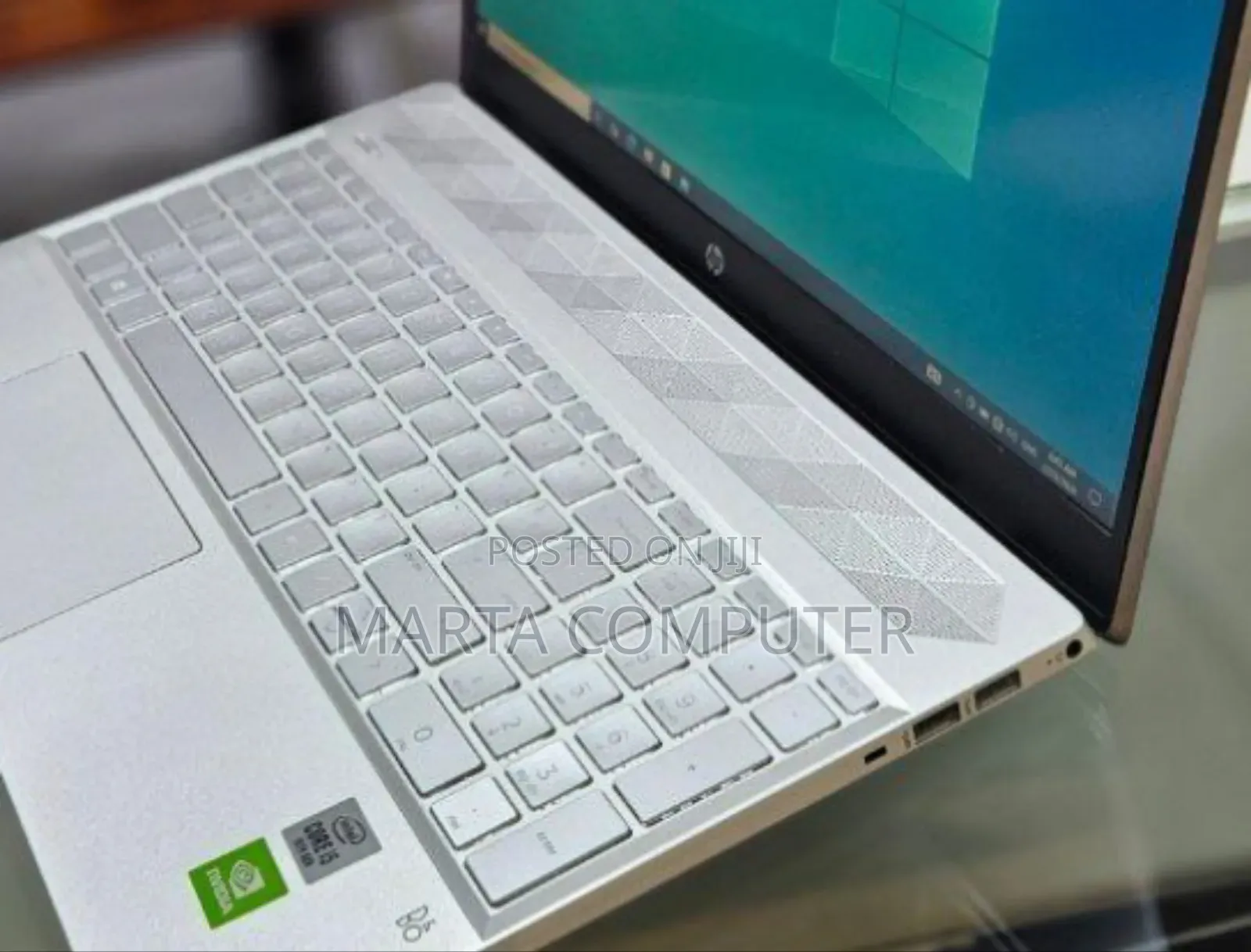 New Laptop HP Pavilion 15 8GB Intel Core i5 SSD 256GB