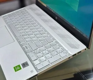 New Laptop HP Pavilion 15 8GB Intel Core i5 SSD 256GB