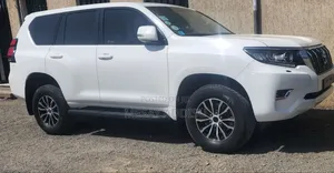 Toyota Land Cruiser 2022 White