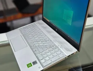 New Laptop HP Pavilion 15 8GB Intel Core i5 SSD 256GB