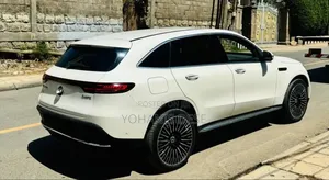 New Mercedes-Benz EQC EQC400 4MATIC 2023 White