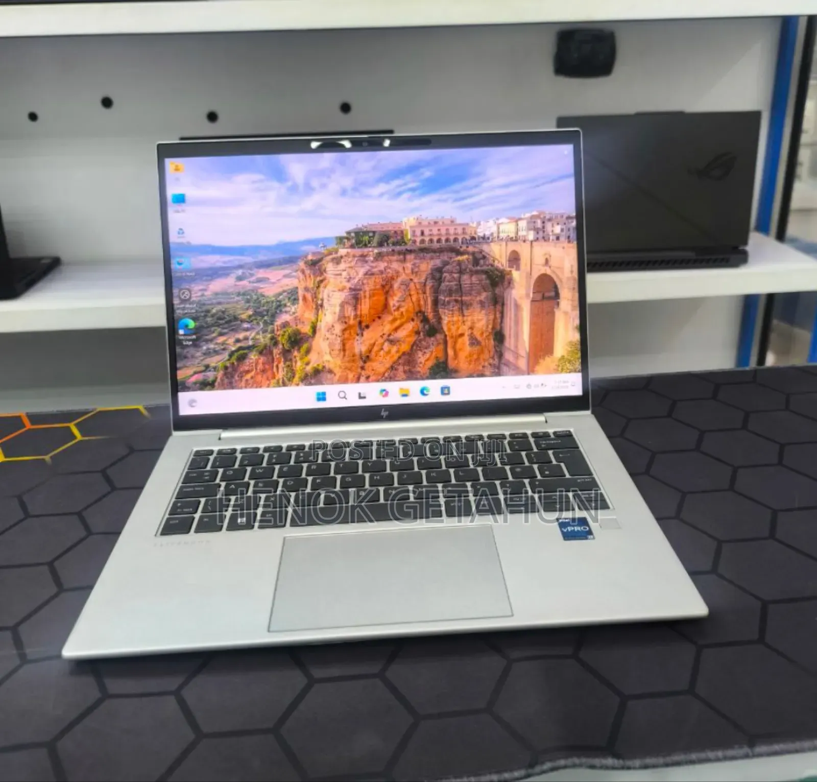 New Laptop HP EliteBook x360 1040 G9 16GB Intel Core i7 SSD 512GB