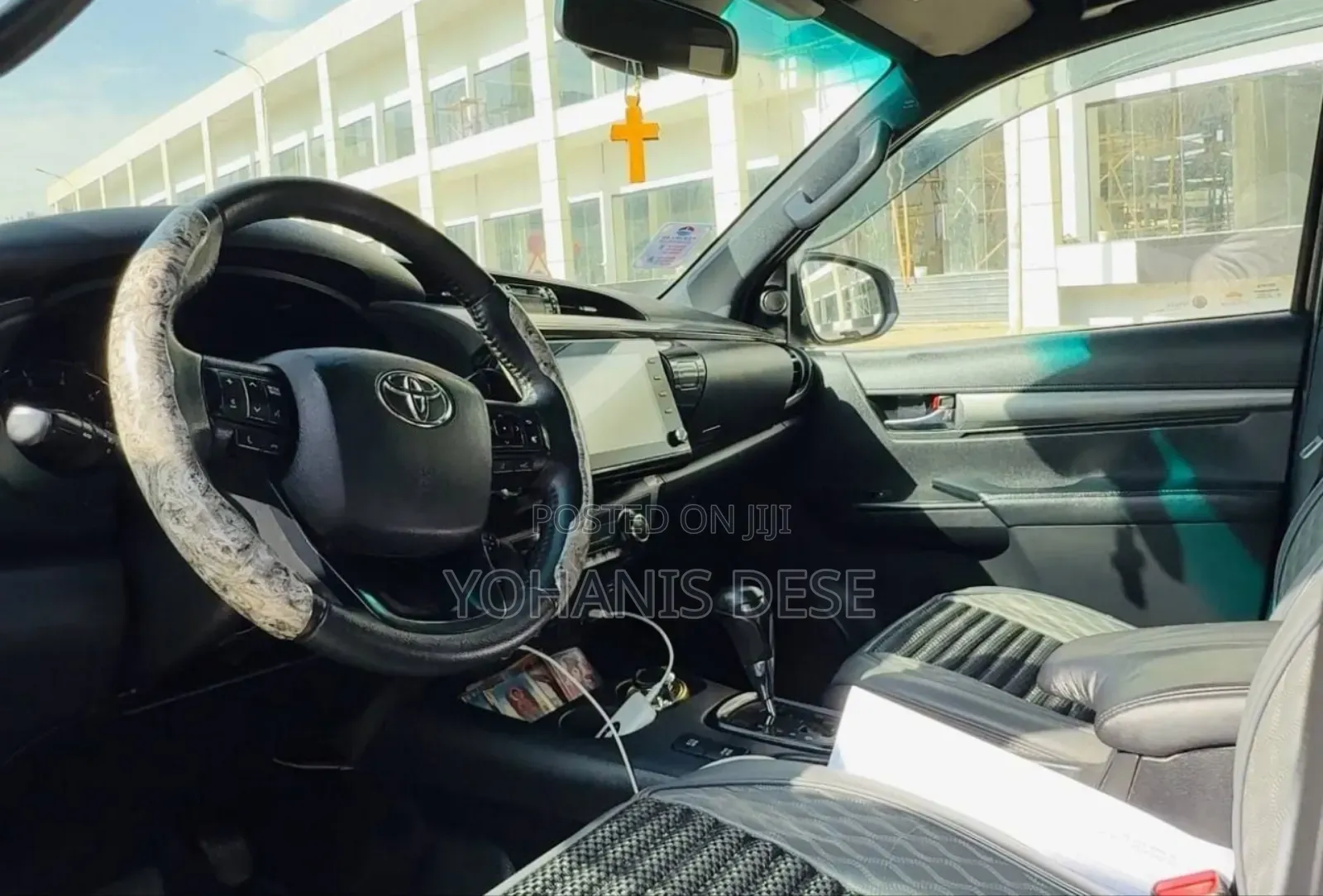 Toyota Hilux 2021 Gold