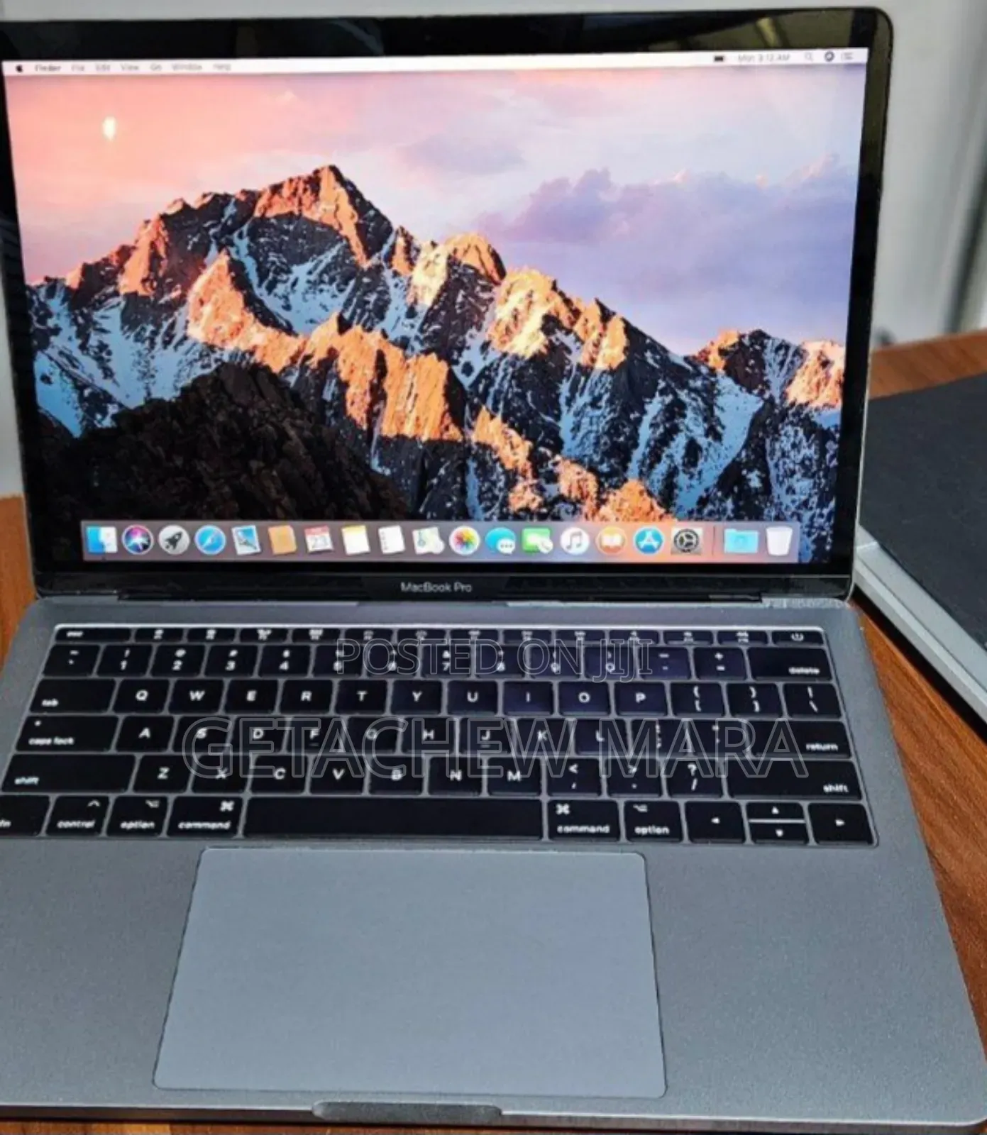 New Laptop Apple MacBook Pro 2017 8GB Intel Core i5 SSD 256GB