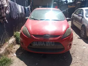 Ford Fiesta 2011 Red