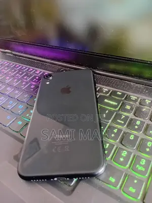 Apple XR 64 GB Black
