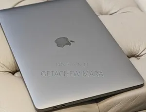New Laptop Apple MacBook Pro 2019 16GB Intel Core i7 SSD 256GB