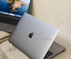 New Laptop Apple MacBook Pro 2019 16GB Intel Core i7 SSD 256GB