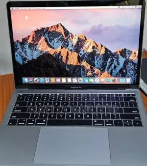 New Laptop Apple MacBook Pro 2017 8GB Intel Core i5 SSD 256GB