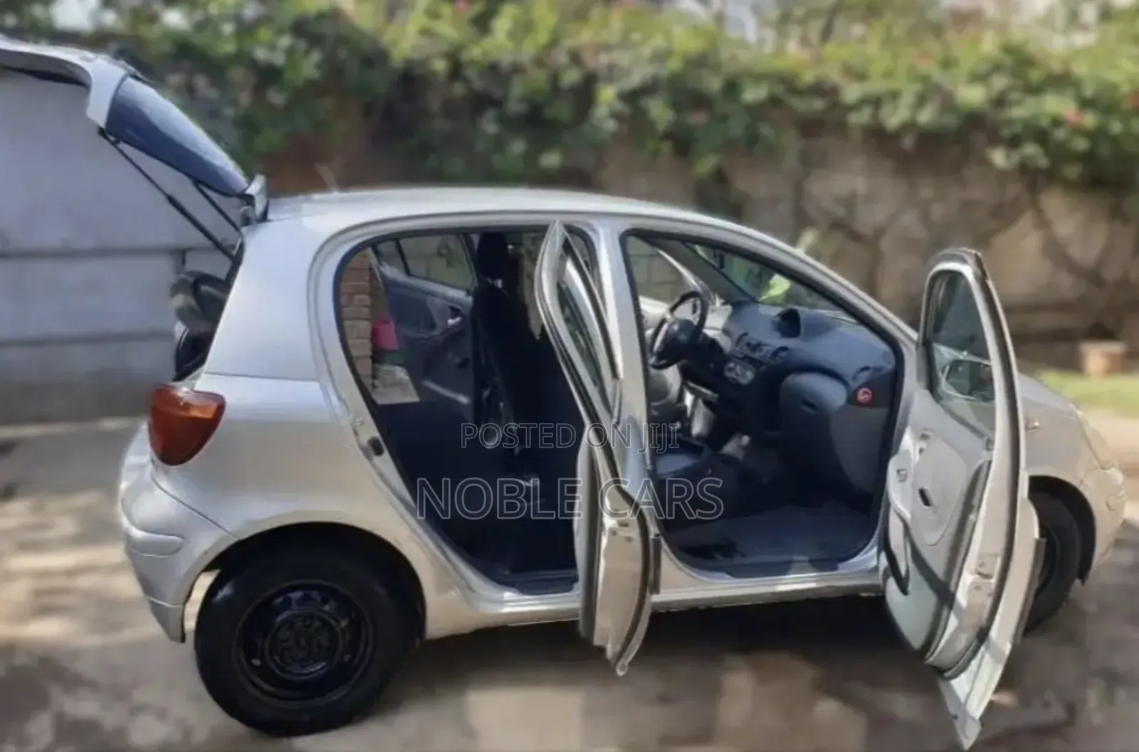 Toyota Vitz 2004 Gold