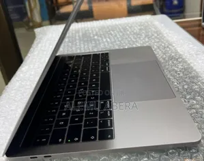New Laptop Apple MacBook Pro 2019 8GB Intel Core i5 SSD 128GB