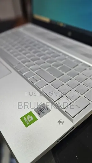 New Laptop HP Pavilion 15 8GB Intel Core i5 SSD 256GB