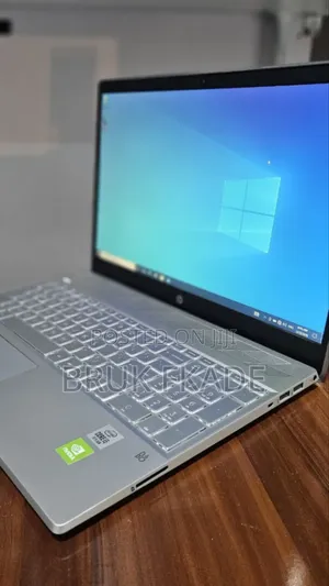 New Laptop HP Pavilion 15 8GB Intel Core i5 SSD 256GB