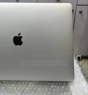 New Laptop Apple MacBook Pro 2018 16GB Intel Core i7 SSD 256GB