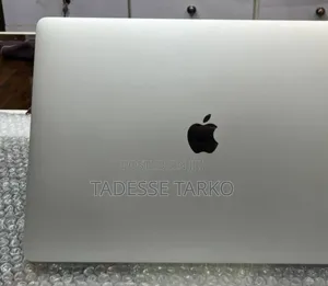 New Laptop Apple MacBook Pro 2018 16GB Intel Core i7 SSD 256GB