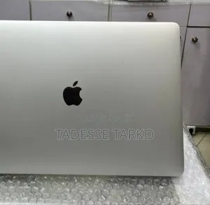 New Laptop Apple MacBook Pro 2018 16GB Intel Core i7 SSD 256GB