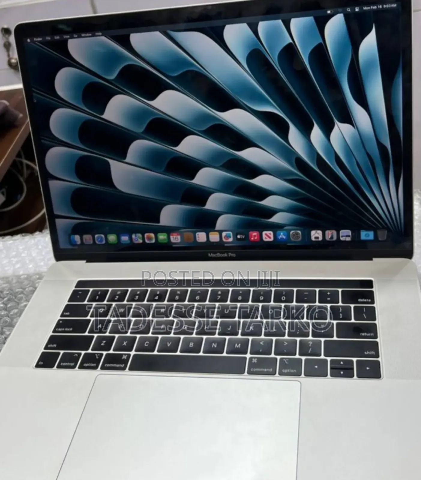 New Laptop Apple MacBook Pro 2018 16GB Intel Core i7 SSD 256GB