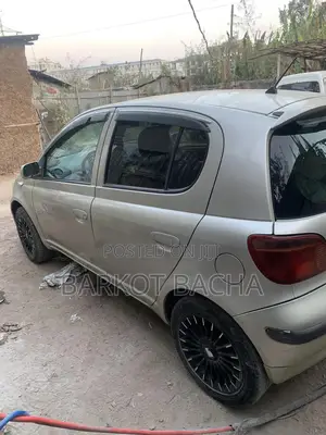 Toyota Vitz 2004 Gold