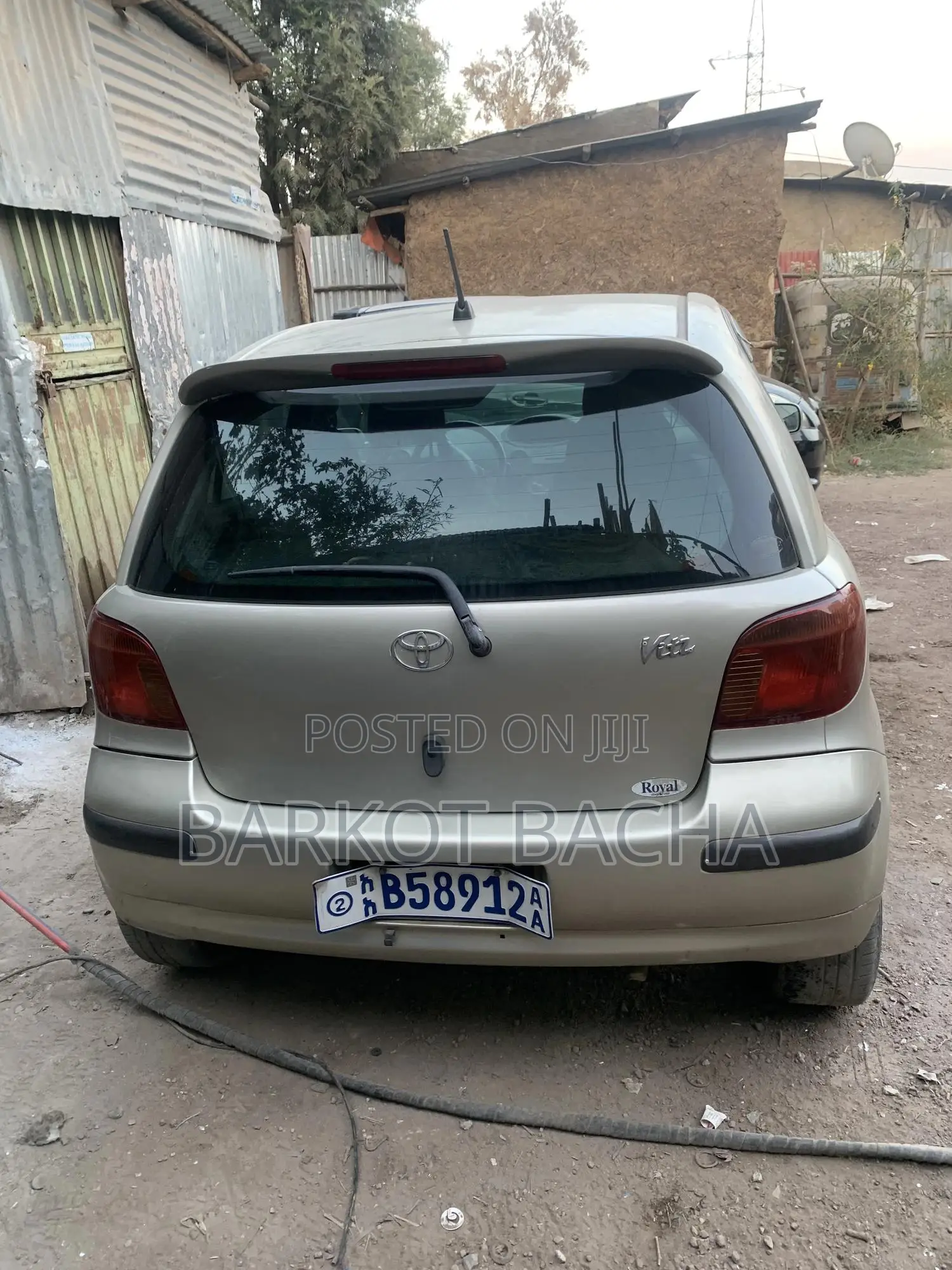 Toyota Vitz 2004 Gold