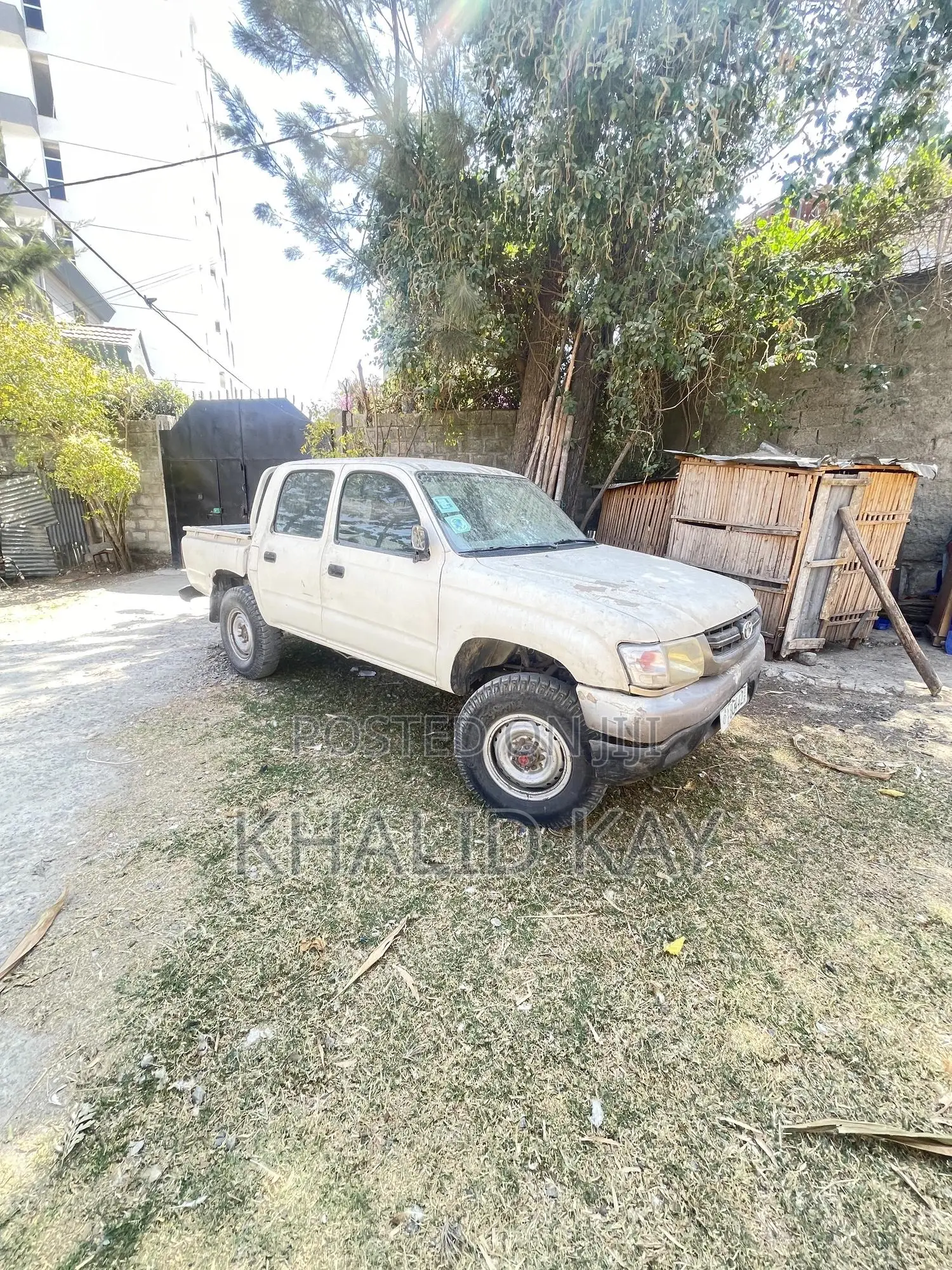 Toyota Hilux 2004 White