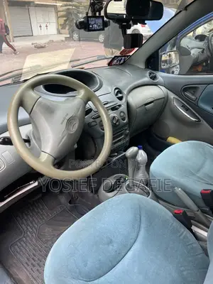 Toyota Vitz 1.0 FWD 5dr 1999 Blue