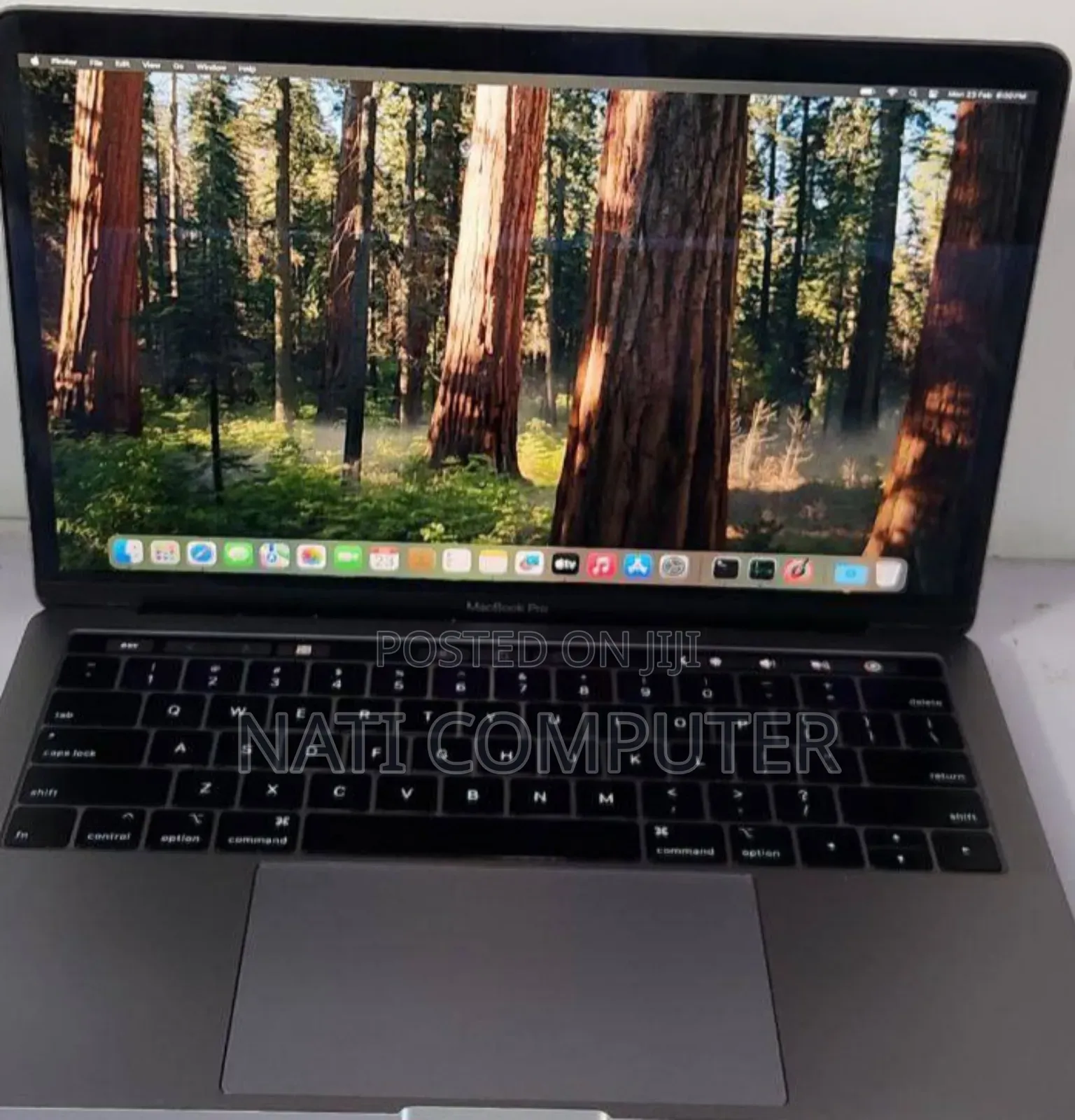 New Laptop Apple MacBook Pro 2019 8GB Intel Core i5 SSD 256GB