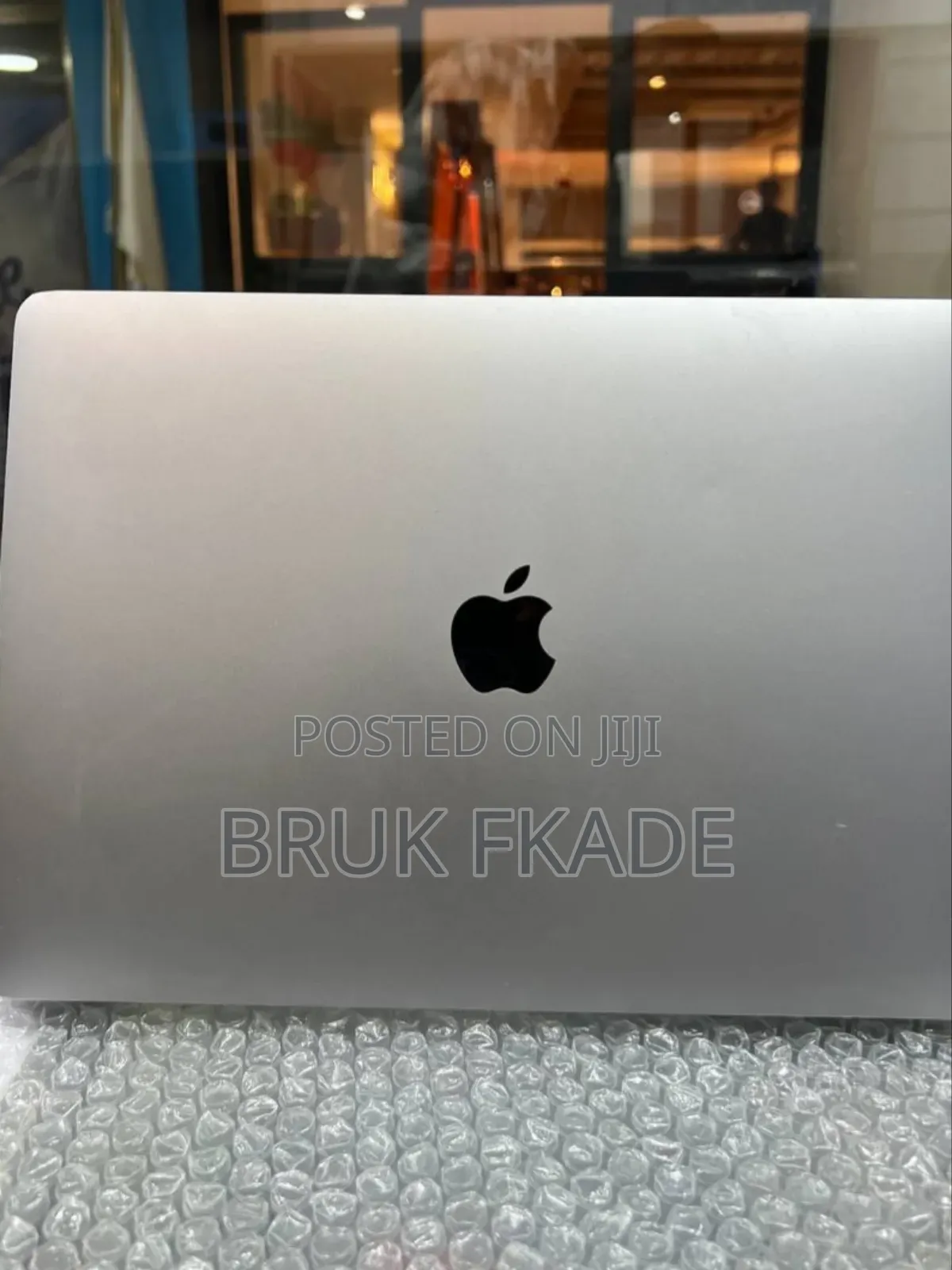 New Laptop Apple MacBook Pro 2019 8GB Intel Core i5 SSD 128GB