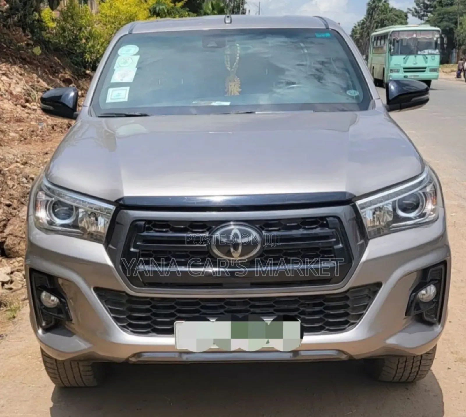 Toyota Hilux 2020 Gray