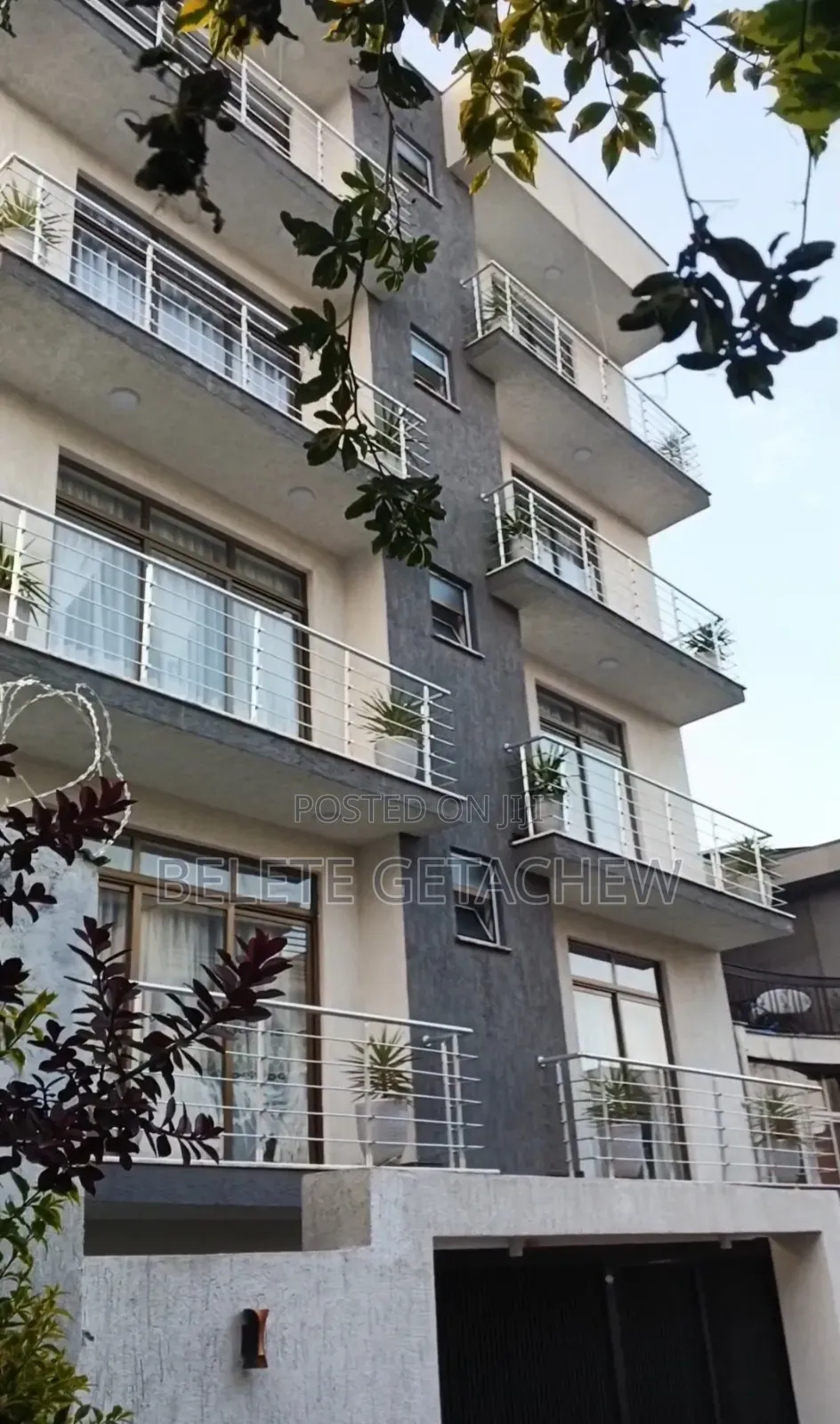 Yerer Jacros B+G+4 Apartment Building for Sale 200sqm