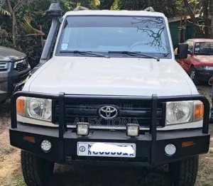 Toyota Land Cruiser 2018 White