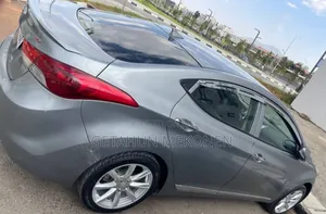 Hyundai Avante 2014 Silver